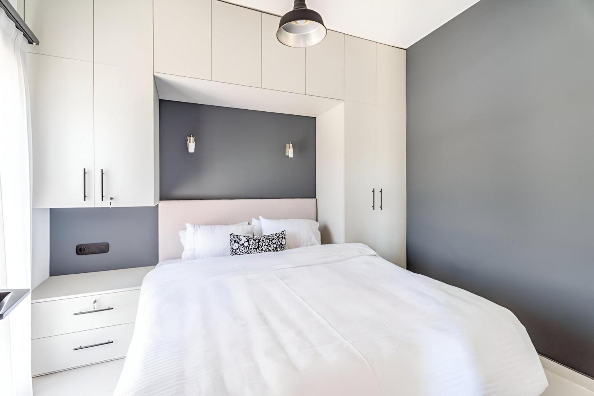 Elegant, Modern & Spacious Apartment In Thessaloniki With Balcony Luaran gambar